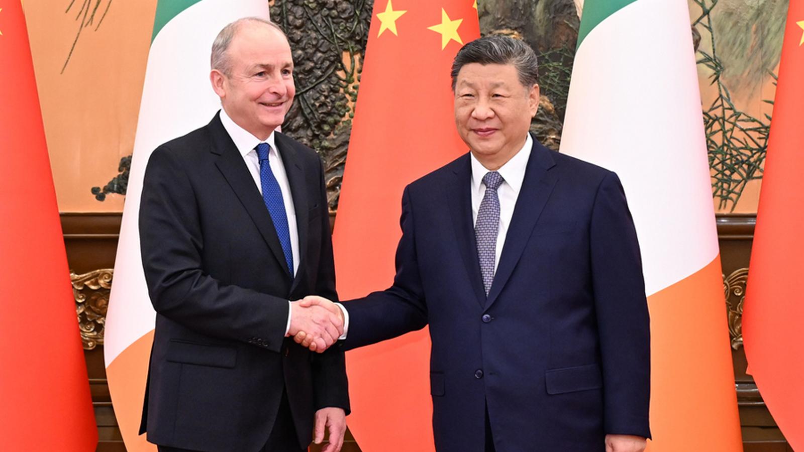 Xi Jinping spotkał się z premierem Irlandii Michealem Martinem