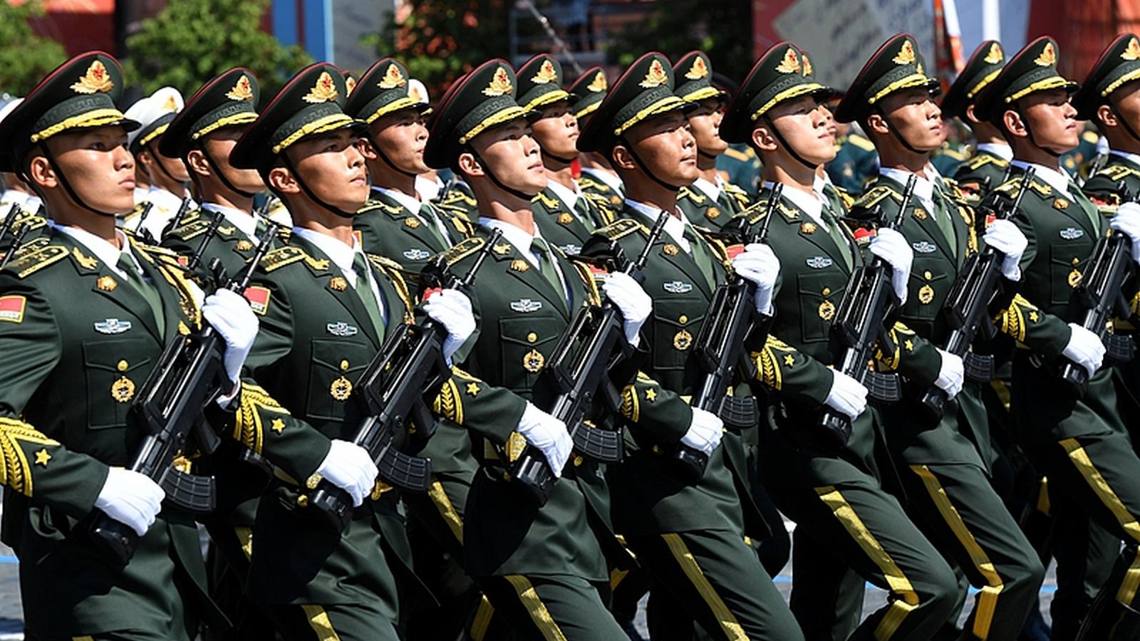 Xi Jinping: Wysokiej jakości modernizacja obrony narodowej i armii