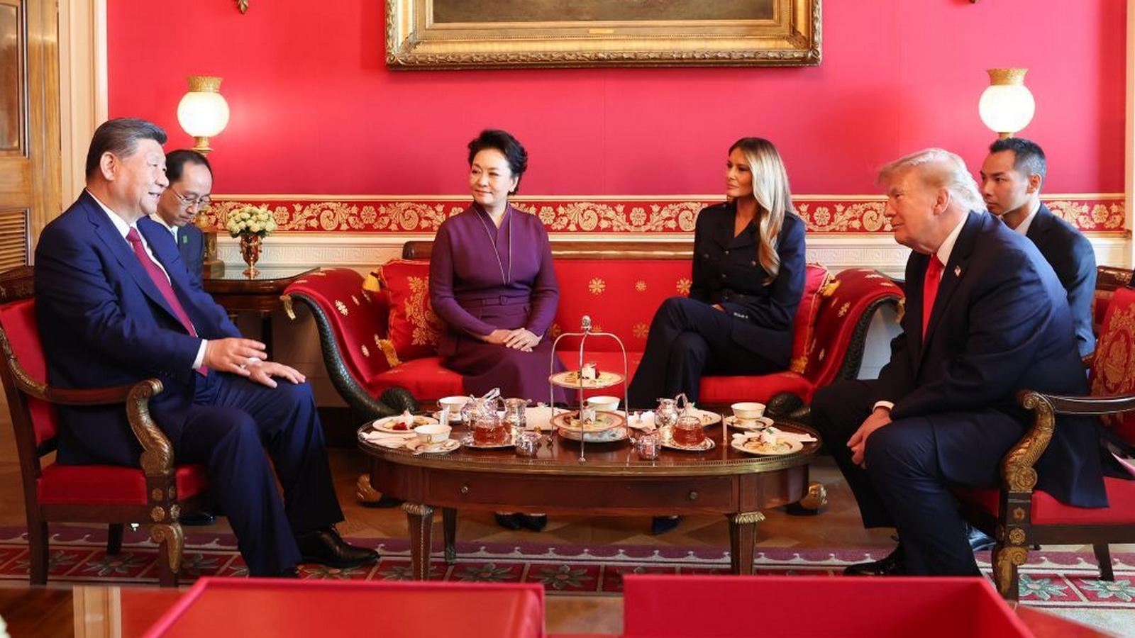 Xi Jinping i Peng Liyuan spotkali się przy filiżance herbaty z prezydentem USA i jego małżonką